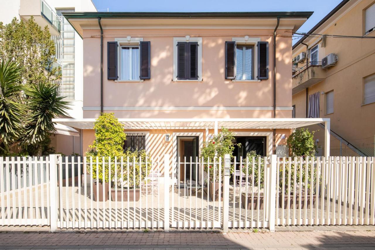 Bilocale Con Giardino A 200Mt Dal Mare - Homeunity Rimini Exteriör bild